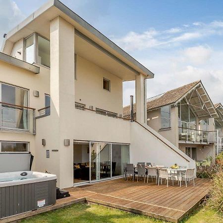 Cotswolds Lakehouse, With Hot Tub & Spa Access, Lower Mill Estate Somerford Keynes Ngoại thất bức ảnh