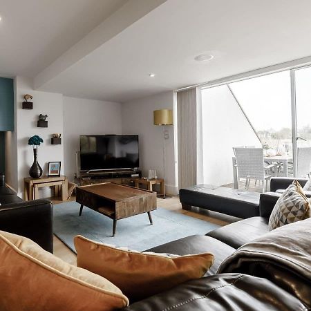 Cotswolds Lakehouse, With Hot Tub & Spa Access, Lower Mill Estate Somerford Keynes Ngoại thất bức ảnh