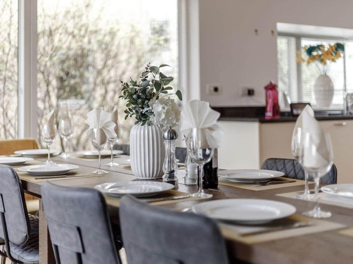 Cotswolds Lakehouse, With Hot Tub & Spa Access, Lower Mill Estate Somerford Keynes Ngoại thất bức ảnh